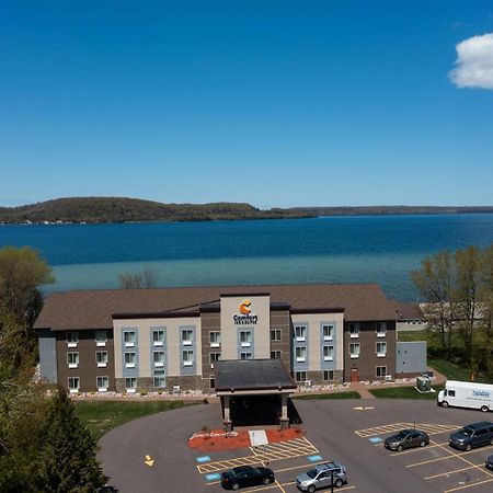 Comfort Inn & Suites Munising-Lakefront Esterno foto